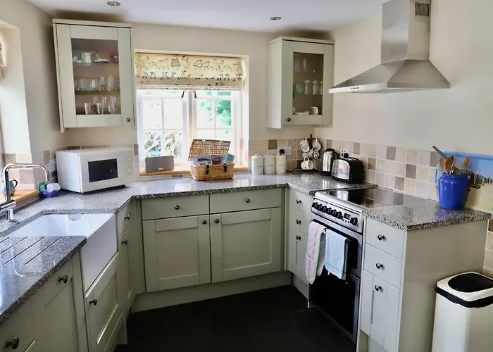 Cosy Thatched Cottage Sleeps 6 Near Portscatho!