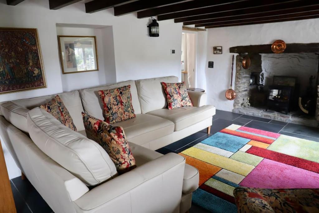 Cosy Thatched Sleeps 6 Near Portscatho! Holiday home Porthscatho