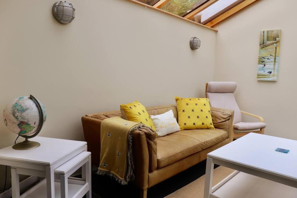 Cosy Thatched Sleeps 6 Near Portscatho! *