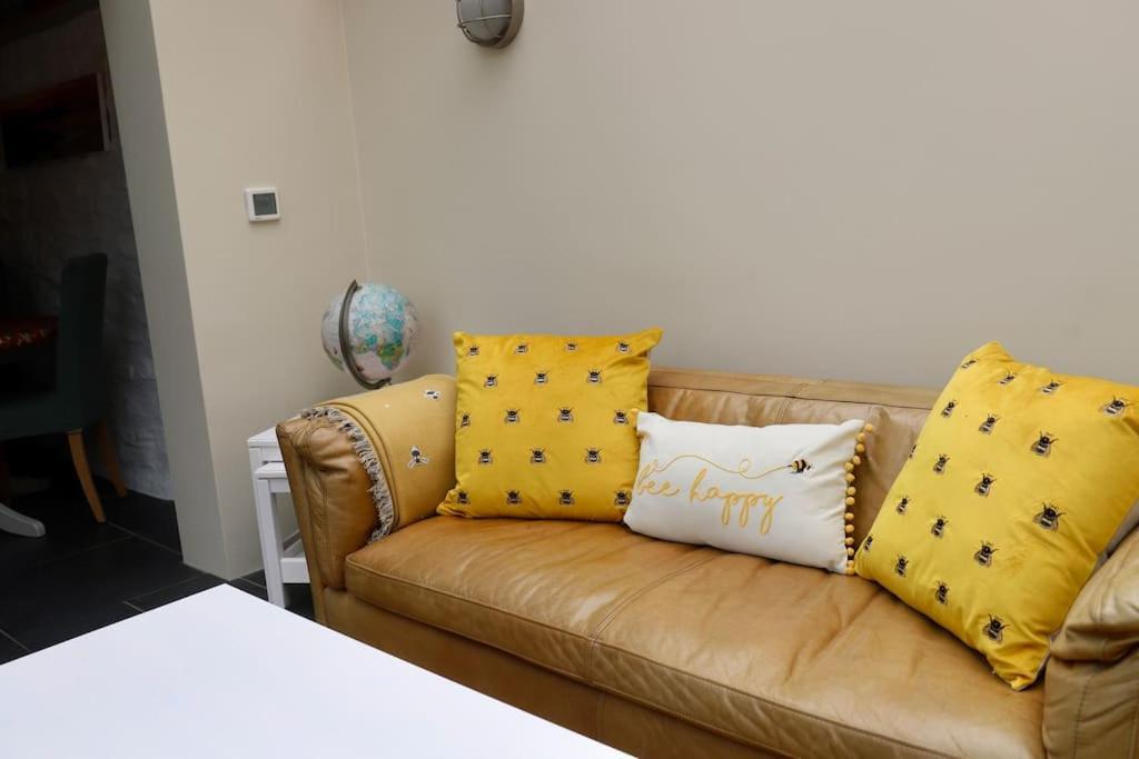 Cosy Thatched Sleeps 6 Near Portscatho! Holiday home