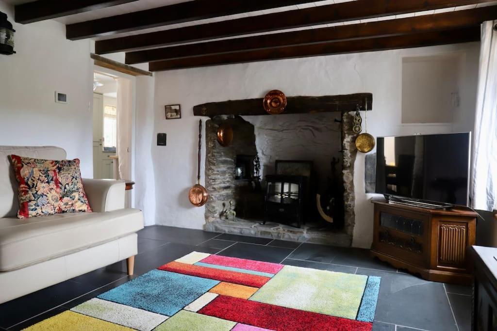 Cosy Thatched Sleeps 6 Near Portscatho! Holiday home Porthscatho