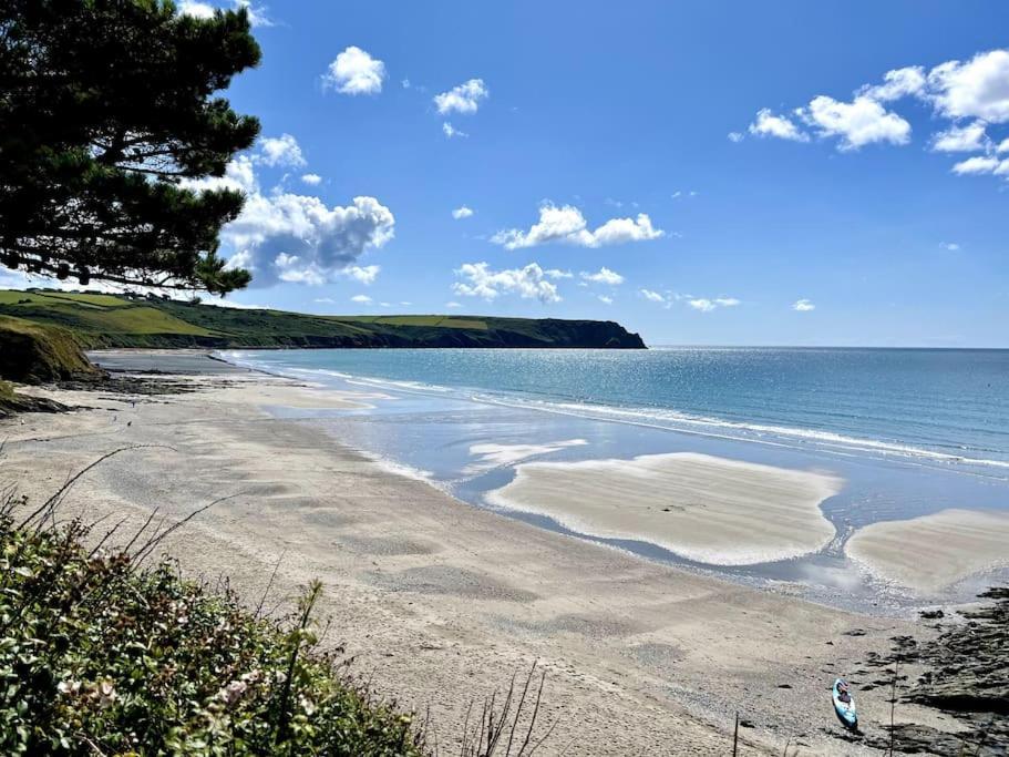 Cosy Thatched Sleeps 6 Near Portscatho! Porthscatho